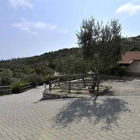 Feriehus Into The Wild And Sea View Civezza